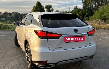 Lexus RX IV рестайлинг, 2021 год, 5 000 000 рублей, 2 фотография
