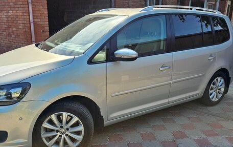 Volkswagen Touran III, 2013 год, 999 999 рублей, 5 фотография