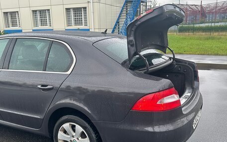Skoda Superb III рестайлинг, 2010 год, 1 250 000 рублей, 10 фотография
