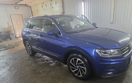 Volkswagen Tiguan II, 2018 год, 2 060 000 рублей, 3 фотография