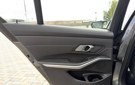 BMW 3 серия, 2019 год, 3 290 000 рублей, 21 фотография