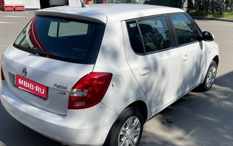 Skoda Fabia II, 2011 год, 650 000 рублей, 2 фотография