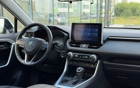 Toyota RAV4, 2021 год, 3 099 000 рублей, 28 фотография