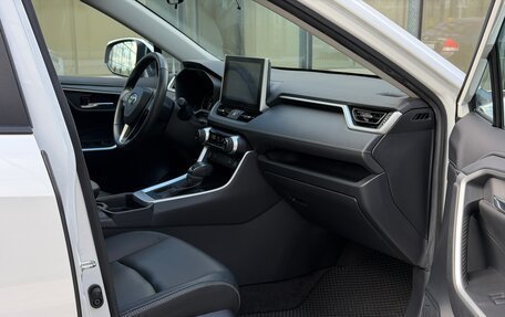 Toyota RAV4, 2021 год, 3 099 000 рублей, 26 фотография