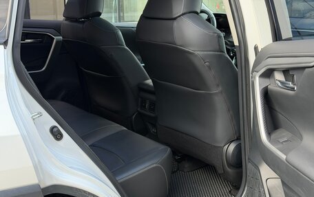 Toyota RAV4, 2021 год, 3 099 000 рублей, 38 фотография