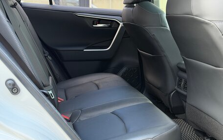 Toyota RAV4, 2021 год, 3 099 000 рублей, 39 фотография
