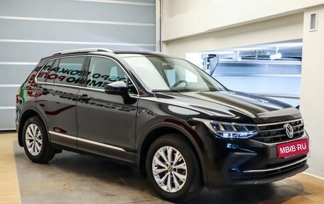 Volkswagen Tiguan II, 2020 год, 2 690 000 рублей, 3 фотография