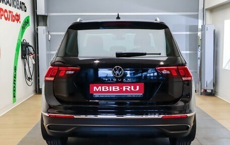 Volkswagen Tiguan II, 2020 год, 2 690 000 рублей, 5 фотография