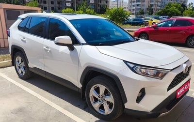Toyota RAV4, 2021 год, 3 000 000 рублей, 1 фотография