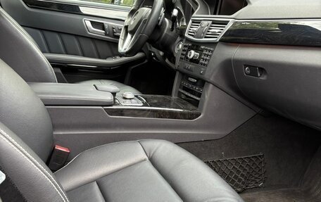 Mercedes-Benz E-Класс, 2011 год, 1 350 000 рублей, 1 фотография