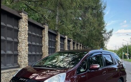 Honda Fit Shuttle I рестайлинг, 2013 год, 1 000 000 рублей, 11 фотография