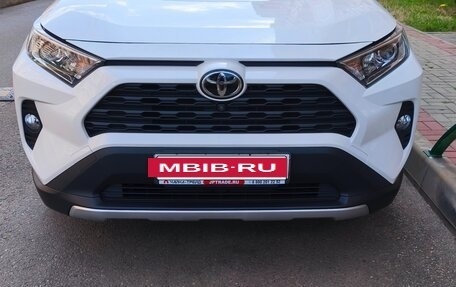 Toyota RAV4, 2021 год, 3 000 000 рублей, 4 фотография
