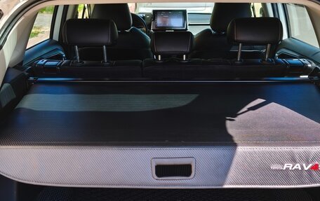 Toyota RAV4, 2021 год, 3 000 000 рублей, 6 фотография