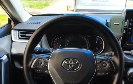 Toyota RAV4, 2021 год, 3 000 000 рублей, 13 фотография