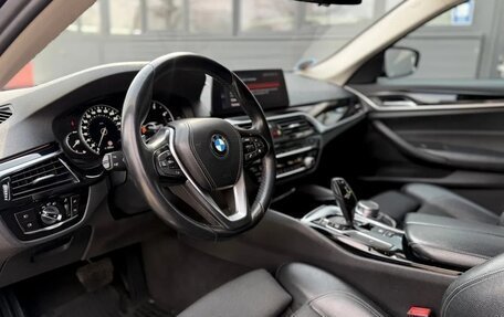 BMW 5 серия, 2018 год, 1 900 000 рублей, 4 фотография