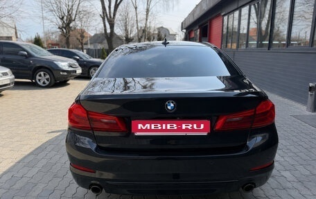 BMW 5 серия, 2018 год, 1 900 000 рублей, 3 фотография