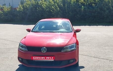 Volkswagen Jetta VI, 2014 год, 850 000 рублей, 2 фотография