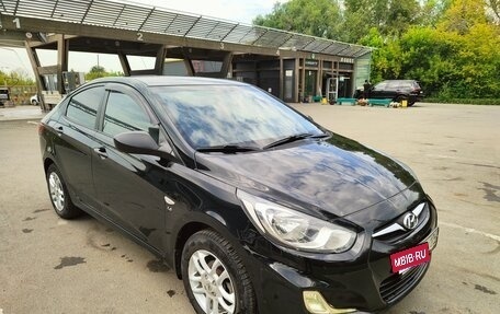Hyundai Solaris II рестайлинг, 2011 год, 730 000 рублей, 5 фотография