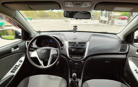 Hyundai Solaris II рестайлинг, 2011 год, 730 000 рублей, 18 фотография
