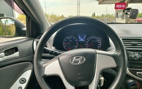 Hyundai Solaris II рестайлинг, 2011 год, 730 000 рублей, 17 фотография