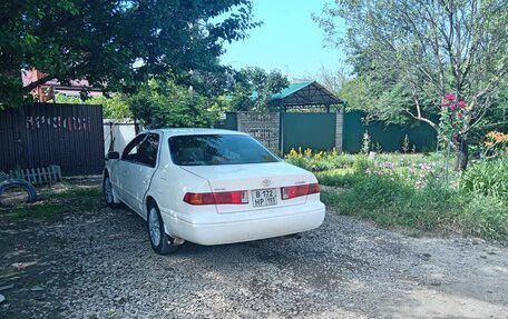 Toyota Camry, 2000 год, 680 000 рублей, 4 фотография