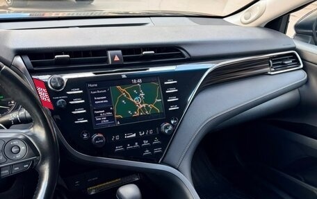 Toyota Camry, 2018 год, 2 200 000 рублей, 4 фотография