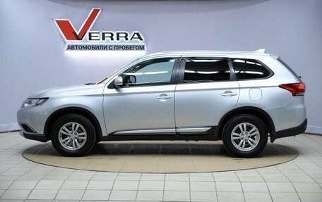 Mitsubishi Outlander III рестайлинг 3, 2018 год, 1 690 000 рублей, 8 фотография