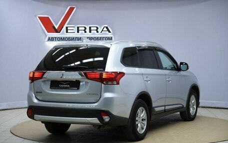 Mitsubishi Outlander III рестайлинг 3, 2018 год, 1 690 000 рублей, 5 фотография