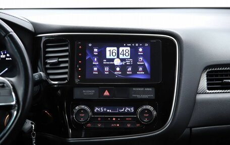 Mitsubishi Outlander III рестайлинг 3, 2018 год, 1 690 000 рублей, 13 фотография