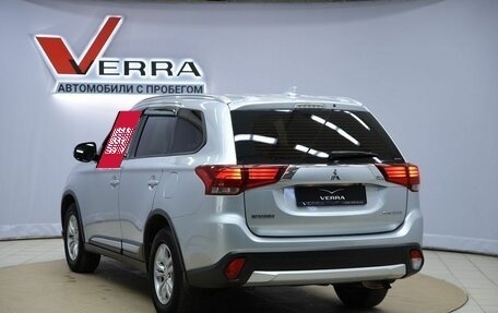Mitsubishi Outlander III рестайлинг 3, 2018 год, 1 690 000 рублей, 7 фотография