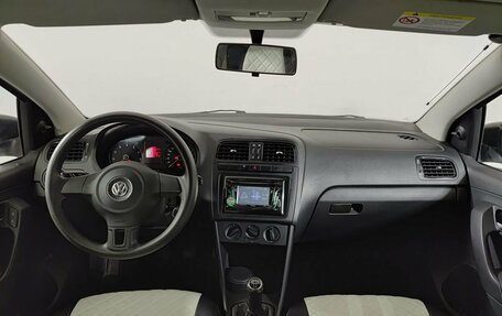 Volkswagen Polo VI (EU Market), 2010 год, 650 000 рублей, 17 фотография
