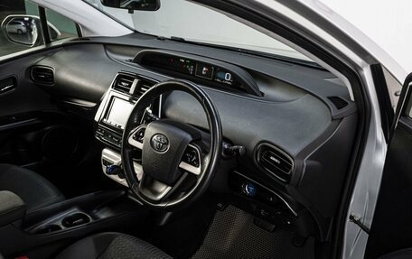 Toyota Prius IV XW50, 2016 год, 1 849 000 рублей, 10 фотография