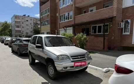 Chevrolet Niva I рестайлинг, 2004 год, 200 000 рублей, 1 фотография