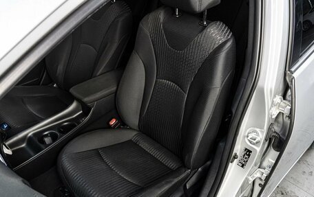 Toyota Prius IV XW50, 2016 год, 1 849 000 рублей, 16 фотография