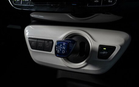 Toyota Prius IV XW50, 2016 год, 1 849 000 рублей, 21 фотография