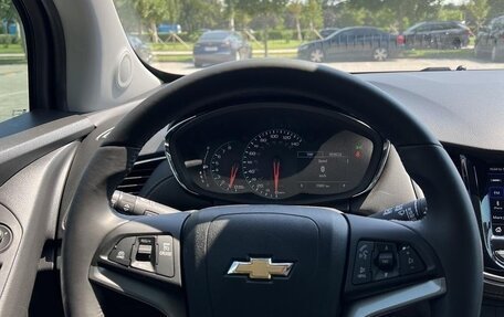 Chevrolet Trax, 2022 год, 1 300 000 рублей, 8 фотография