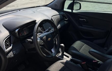 Chevrolet Trax, 2022 год, 1 300 000 рублей, 9 фотография