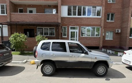 Chevrolet Niva I рестайлинг, 2004 год, 200 000 рублей, 2 фотография