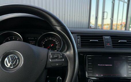 Volkswagen Jetta VI, 2012 год, 1 299 000 рублей, 20 фотография