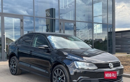 Volkswagen Jetta VI, 2014 год, 930 000 рублей, 3 фотография