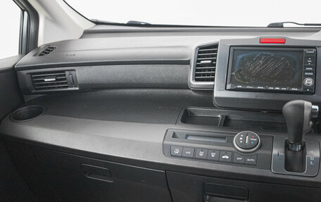 Honda Freed I, 2009 год, 899 000 рублей, 13 фотография