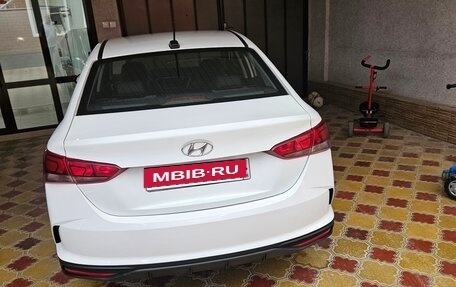 Hyundai Solaris II рестайлинг, 2021 год, 999 000 рублей, 1 фотография