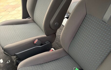 Toyota Roomy I, 2020 год, 1 300 000 рублей, 28 фотография