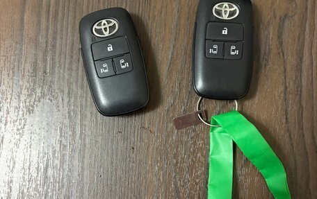 Toyota Roomy I, 2020 год, 1 300 000 рублей, 40 фотография