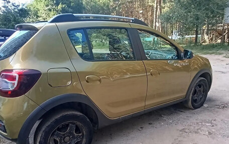 Renault Sandero II рестайлинг, 2016 год, 1 040 000 рублей, 3 фотография