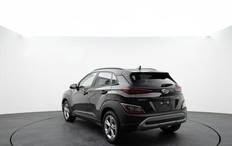 Hyundai Kona I, 2022 год, 1 750 000 рублей, 3 фотография