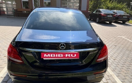 Mercedes-Benz E-Класс, 2018 год, 3 200 000 рублей, 6 фотография