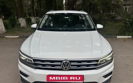 Volkswagen Tiguan II, 2019 год, 2 250 000 рублей, 2 фотография