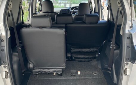 Toyota Sienta II, 2021 год, 1 350 000 рублей, 12 фотография