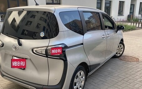 Toyota Sienta II, 2021 год, 1 350 000 рублей, 6 фотография
